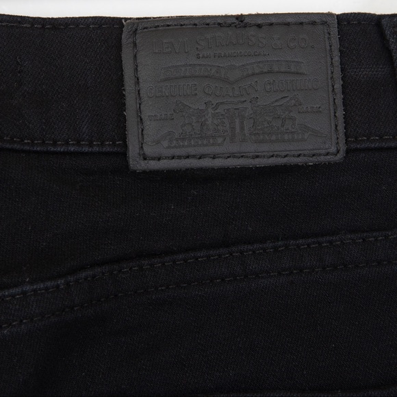 NWOT Levi’s 724 HIGH RISE STRAIGHT FIT WOMEN'S JEANS in Black - Picture 7 of 10